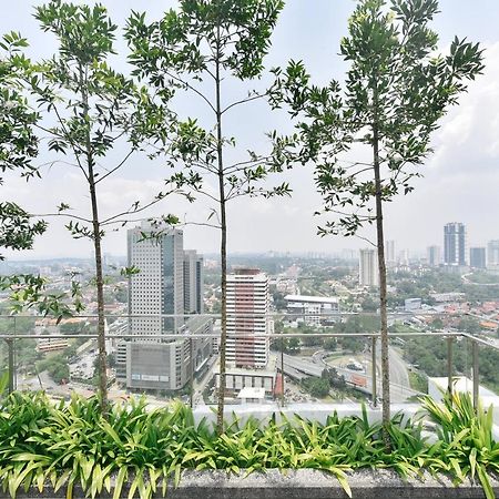 Suasana Private Suites By Subhome Johor Bahru Bagian luar foto